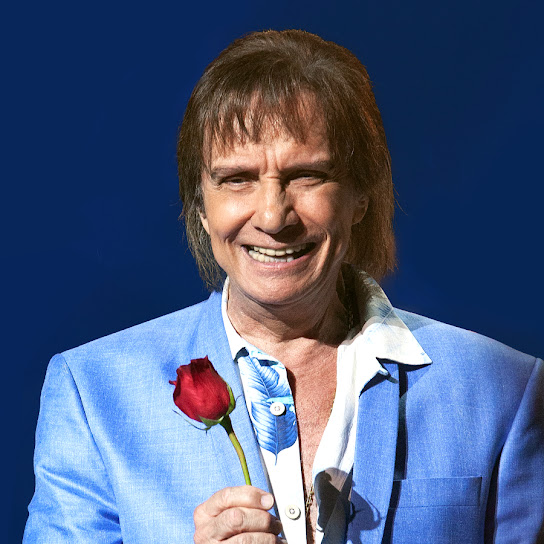 Searching Roberto Bolle Net Worth? It's Not Roberto Carlos